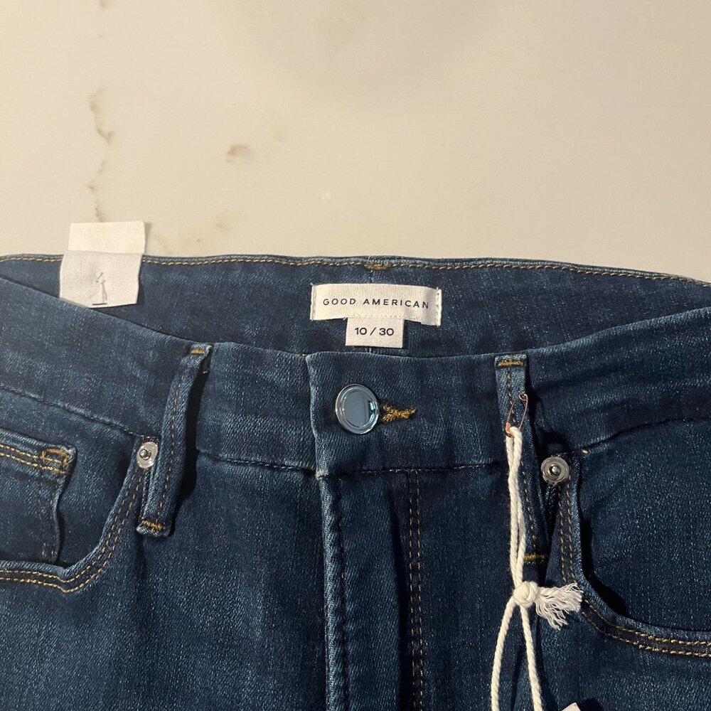 NWT GOOD AMERICAN PETITE FLARE JEANS Blue 004 10/30 - Picture 3 of 8